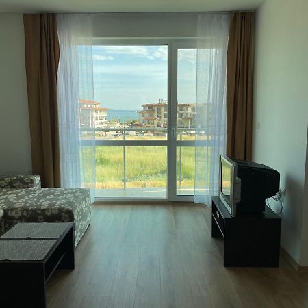 Апартамент В Сарафово Apartment Burgas Bagian luar foto