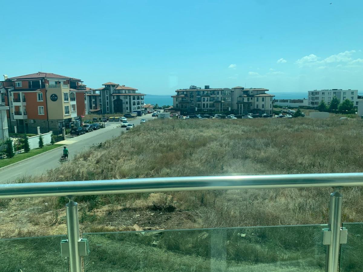 Апартамент В Сарафово Apartment Burgas Bagian luar foto