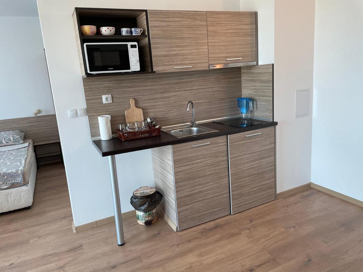 Апартамент В Сарафово Apartment Burgas Bagian luar foto
