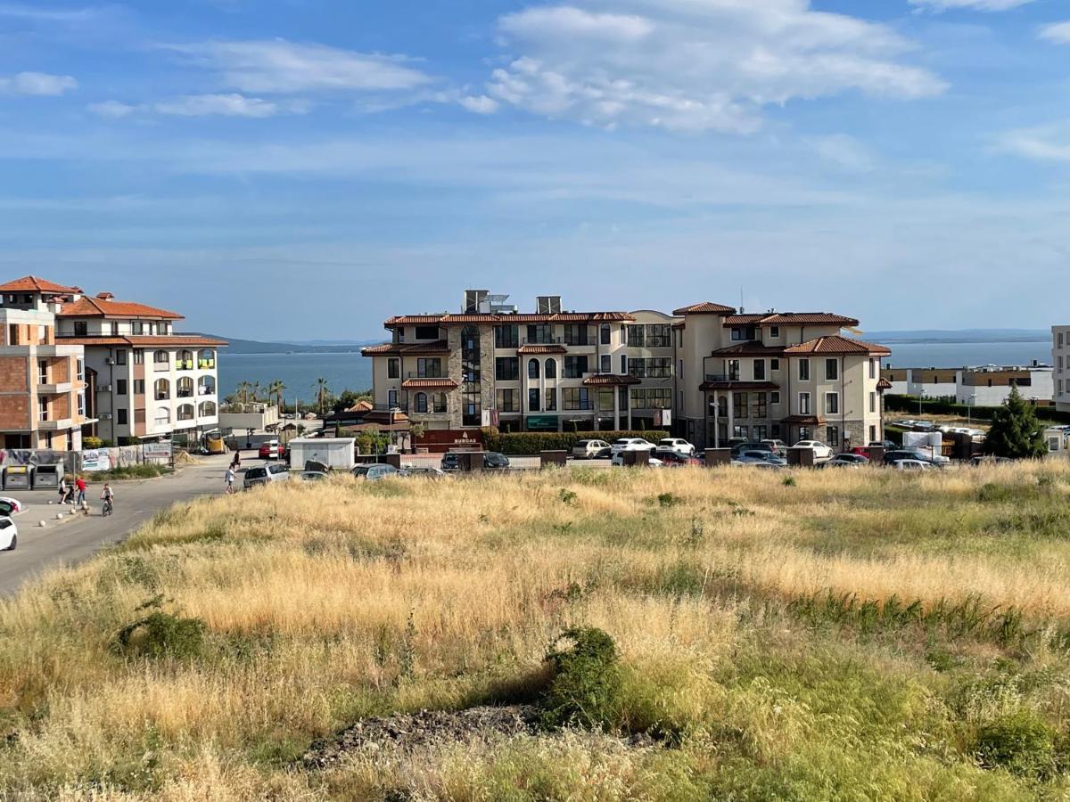 Апартамент В Сарафово Apartment Burgas Bagian luar foto