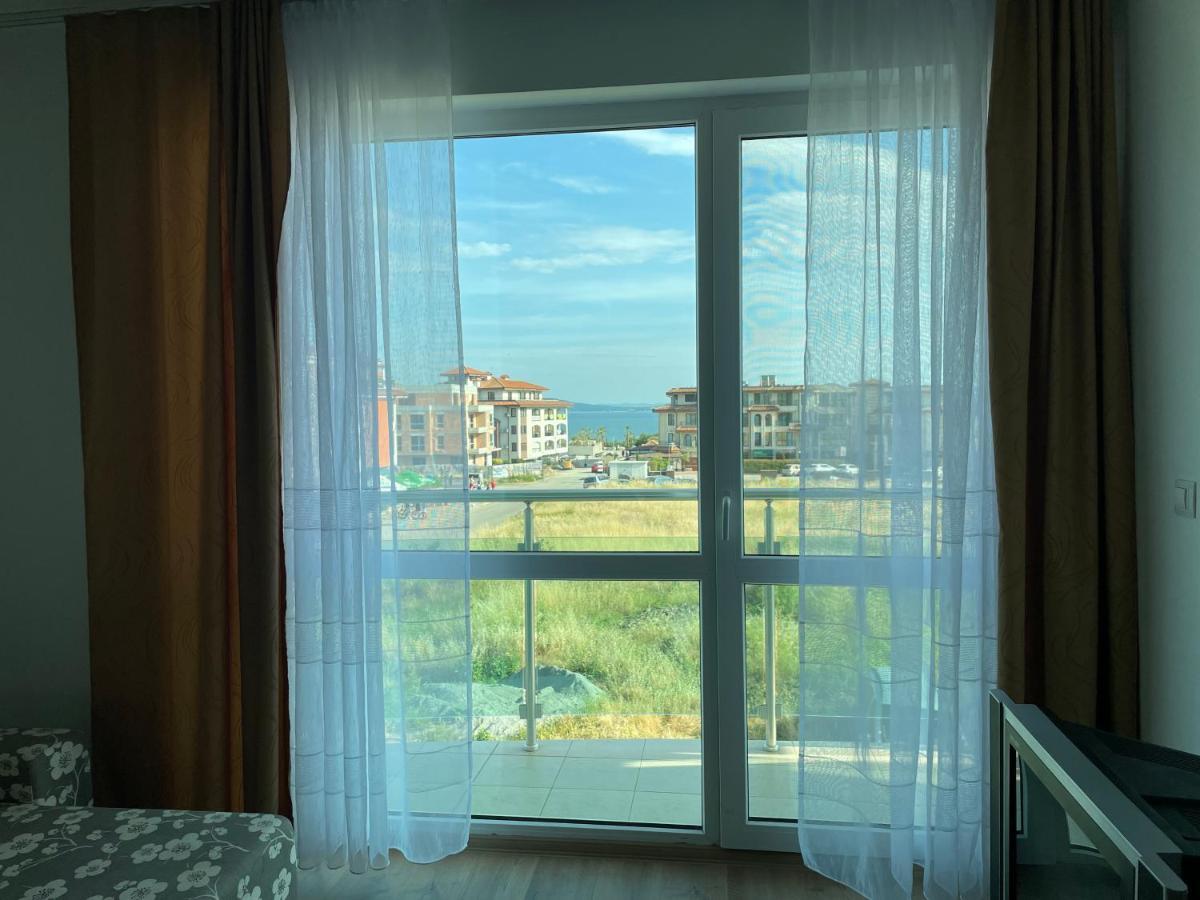 Апартамент В Сарафово Apartment Burgas Bagian luar foto