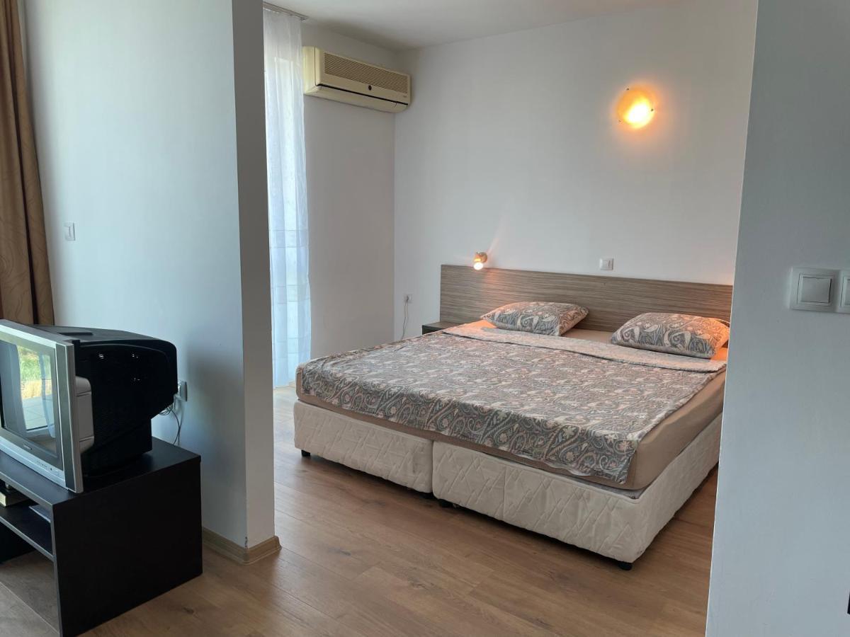 Апартамент В Сарафово Apartment Burgas Bagian luar foto