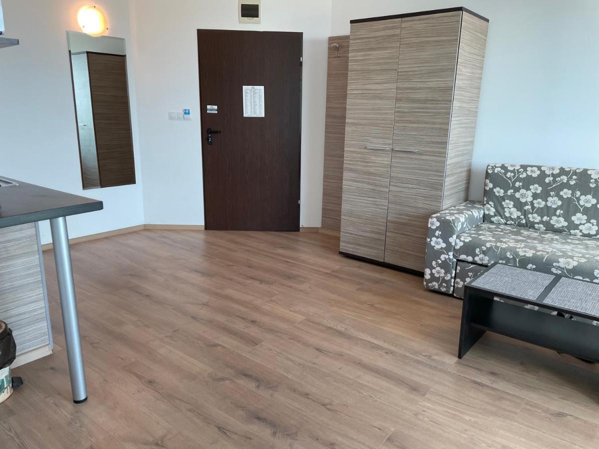Апартамент В Сарафово Apartment Burgas Bagian luar foto